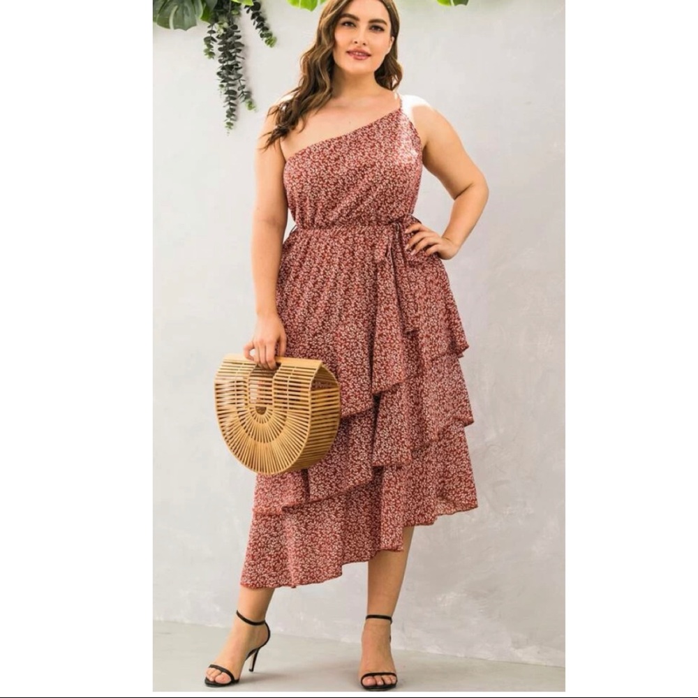 Plus size of me shoulder dress